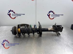 Gebruikte Schokbreker links-voor Dacia Dokker (0S) 1.2 TCE 16V Prijs op aanvraag aangeboden door Alexander Autodemontage