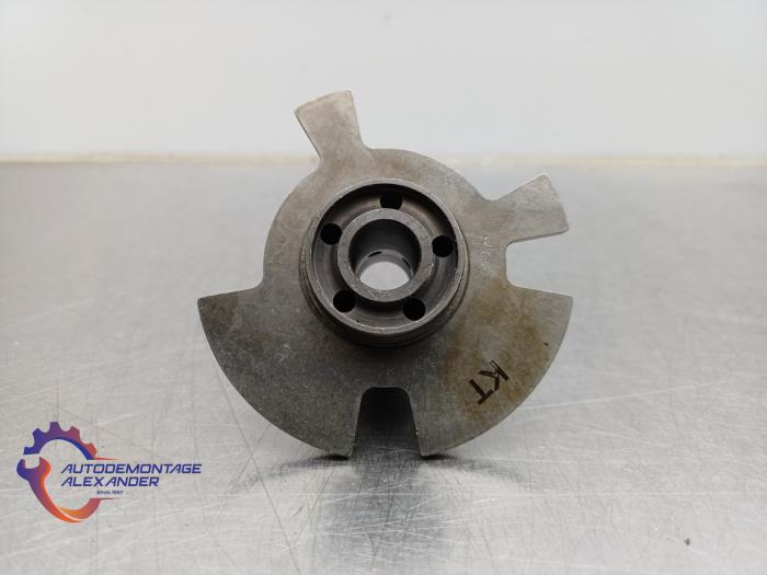 Nokkenas Verstelling van een Mercedes-Benz C (W204) 6.2 C-63 AMG V8 32V 2013