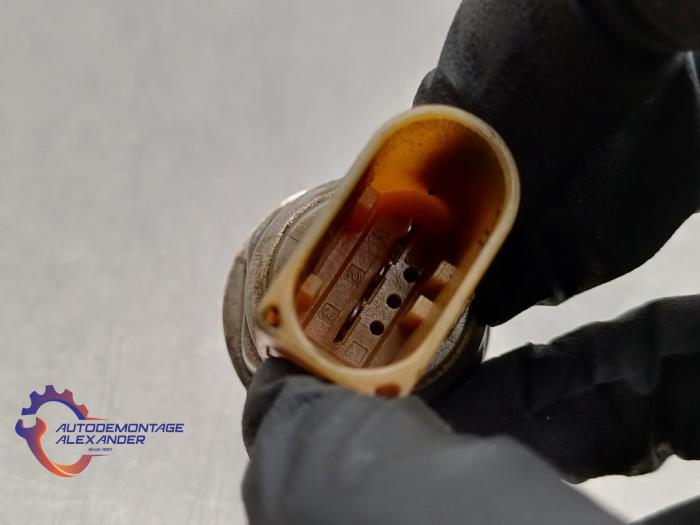 Brandstofdruk sensor van een Volkswagen Transporter T5 2.0 TDI DRF 2012