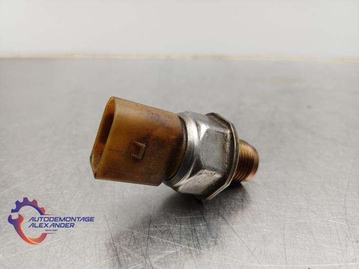Brandstofdruk sensor van een Volkswagen Transporter T5 2.0 TDI DRF 2012