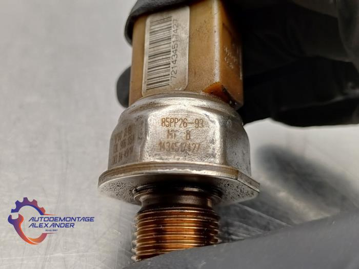 Brandstofdruk sensor van een Volkswagen Transporter T5 2.0 TDI DRF 2012