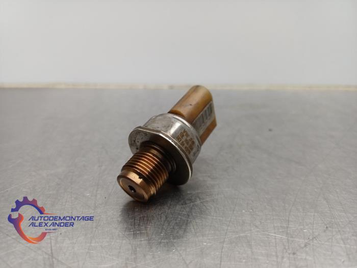 Brandstofdruk sensor van een Volkswagen Transporter T5 2.0 TDI DRF 2012