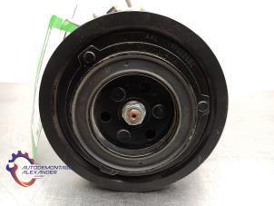 Gebruikte Aircopomp Volvo V40 Cross Country (MZ) 2.0 T5 16V AWD Prijs op aanvraag aangeboden door Alexander Autodemontage