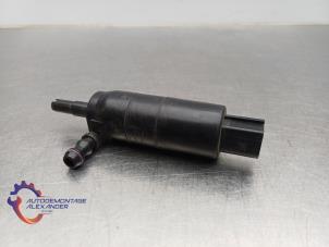 Gebruikte Koplampsproeier pomp BMW 6 serie (E63) 630i 24V Prijs op aanvraag aangeboden door Alexander Autodemontage