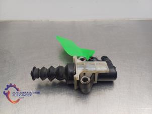 Gebruikte Koppeling Hoofd Cilinder Mazda 6 (GG12/82) 2.0i 16V Prijs op aanvraag aangeboden door Alexander Autodemontage