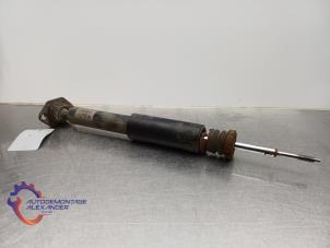 Gebruikte Schokdemper links-achter BMW 1 serie (E88) 118d 16V Prijs op aanvraag aangeboden door Alexander Autodemontage