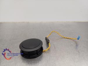 Gebruikte Tweeter BMW 1 serie (E88) 118d 16V Prijs op aanvraag aangeboden door Alexander Autodemontage
