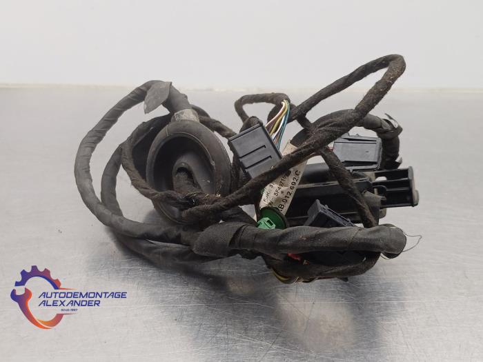 Kabelboom van een Volkswagen Caddy III (2KA,2KH,2CA,2CH) 1.6 TDI 16V 2015