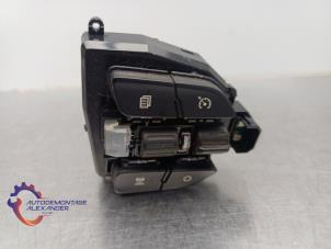 Gebruikte Schakelaar stuurbediening Kia Sorento III (UM) 2.2 CRDi 16V VGT 4x4 Prijs € 124,99 Inclusief btw aangeboden door Alexander Autodemontage