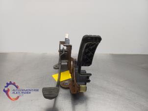 Gebruikte Rempedaal Renault Kangoo Express (FW) 1.5 dCi 95 Prijs € 30,25 Inclusief btw aangeboden door Alexander Autodemontage