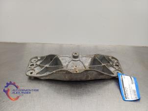 Gebruikte Versnellingsbak Steun BMW 7 serie (E65/E66/E67) 730d,Ld 3.0 24V Prijs op aanvraag aangeboden door Alexander Autodemontage