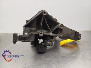 Gebruikte Dynamosteun boven Renault Master II (FD/HD) 2.5 dCi 16V 100 Prijs op aanvraag aangeboden door Alexander Autodemontage