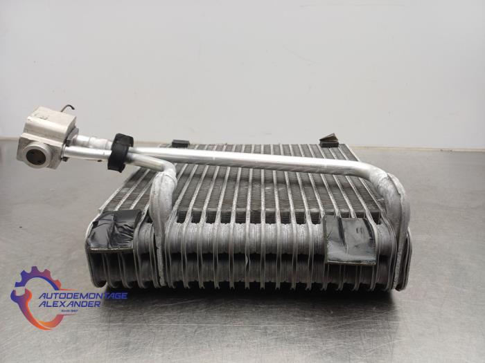 Gebruikte Airco Radiateur Volkswagen Transporter/Caravelle T5 2.0 TDI DRF Prijs op aanvraag aangeboden door Alexander Autodemontage