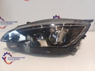 Gebruikte Koplamp links Peugeot 308 SW (L4/L9/LC/LJ/LR) 1.2 12V e-THP PureTech 110 Prijs € 600,00 Margeregeling aangeboden door Alexander Autodemontage