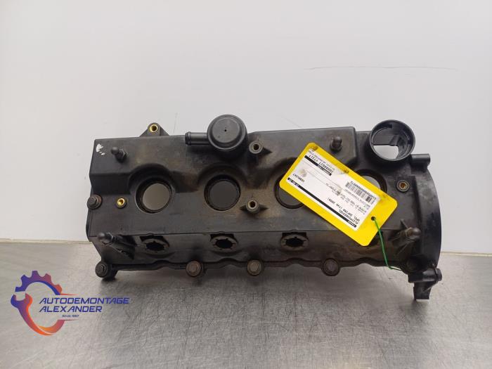 Gebruikte Kleppendeksel Opel Zafira (M75) 1.7 CDTi 16V Prijs op aanvraag aangeboden door Alexander Autodemontage