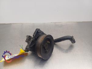 Gebruikte Servopomp Mercedes S (W220) 4.0 S-400 CDI Prijs € 200,00 Inclusief btw aangeboden door Alexander Autodemontage