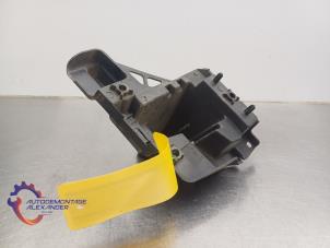 Gebruikte Bumpersteun rechts-achter Opel Combo Cargo 1.2 110 Prijs op aanvraag aangeboden door Alexander Autodemontage