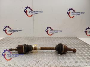 Gebruikte Aandrijfas links-voor Ford B-Max (JK8) 1.0 EcoBoost 12V 100 Prijs op aanvraag aangeboden door Alexander Autodemontage