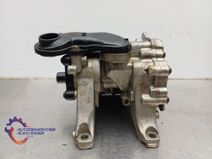 Gebruikte Oliepomp BMW X2 (F39) sDrive 20i 2.0 16V Twin Power Turbo Prijs op aanvraag aangeboden door Alexander Autodemontage