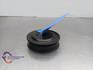 Gebruikte Poelie Waterpomp Opel Astra J Sports Tourer (PD8/PE8/PF8) 1.7 CDTi 16V Prijs op aanvraag aangeboden door Alexander Autodemontage