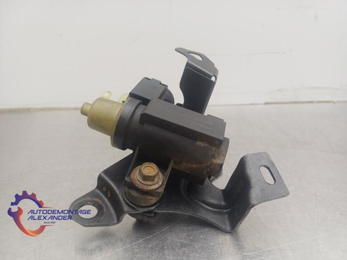 Overdrukklep Turbo van een Opel Astra J Sports Tourer (PD8/PE8/PF8) 1.7 CDTi 16V 2011