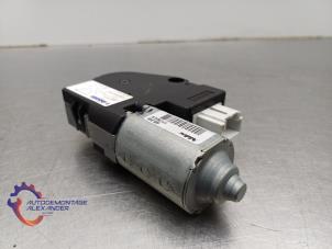 Gebruikte Schuifdak Motor Volkswagen Golf VII Variant (AUVV) 1.6 TDI 16V Prijs € 95,00 Inclusief btw aangeboden door Alexander Autodemontage