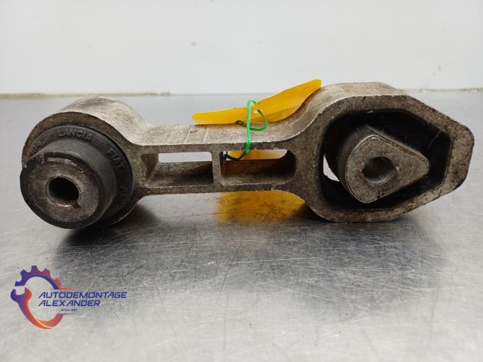 Gebruikte Motorrubber Fiat Panda (312) 0.9 TwinAir 65 Prijs op aanvraag aangeboden door Alexander Autodemontage