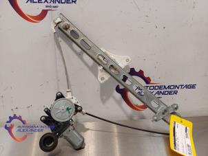 Gebruikte Ruitmechaniek 2Deurs links-voor Suzuki Swift (ZA/ZC/ZD) 1.3 D 16V Prijs € 59,99 Inclusief btw aangeboden door Alexander Autodemontage