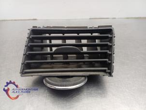 Gebruikte Luchtrooster Dashboard Suzuki Swift (ZA/ZC/ZD) 1.3 D 16V Prijs op aanvraag aangeboden door Alexander Autodemontage