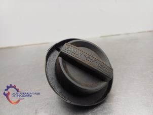 Gebruikte Oliedop BMW 1 serie (E87/87N) 116i 2.0 16V Prijs op aanvraag aangeboden door Alexander Autodemontage