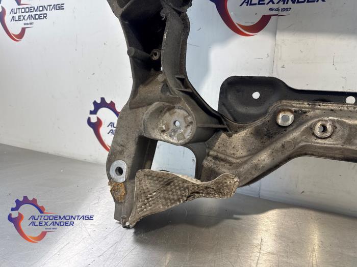 Subframe van een Mercedes-Benz CLK (C209) 2.6 240 V6 18V 2002