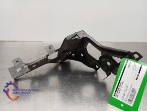 Gebruikte Koplampframe rechts BMW 2 serie Gran Tourer (F46) 218i 1.5 TwinPower Turbo 12V Prijs op aanvraag aangeboden door Alexander Autodemontage