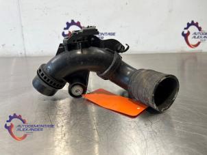 Gebruikte Luchtinlaat slang Opel Combo Cargo 1.2 110 Prijs op aanvraag aangeboden door Alexander Autodemontage