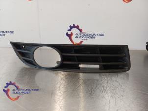 Gebruikte Afdekplaat mistlamp rechts Volkswagen Passat Variant (3C5) 1.8 TSI 16V Prijs € 14,99 Inclusief btw aangeboden door Alexander Autodemontage