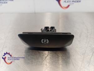 Gebruikte Schakelaar handrem Mercedes C (W204) 2.2 C-200 CDI 16V Eco Prijs op aanvraag aangeboden door Alexander Autodemontage