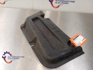 Gebruikte Bodem beschermplaat Mercedes C (W204) 2.2 C-200 CDI 16V Eco Prijs op aanvraag aangeboden door Alexander Autodemontage