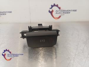 Gebruikte Handrem schakelaar Peugeot 508 SW (8E/8U) 2.0 HDiF 16V Autom. Prijs € 30,00 Inclusief btw aangeboden door Alexander Autodemontage