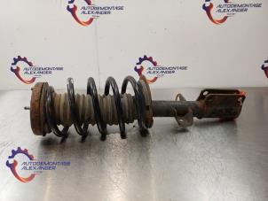 Gebruikte Schokdemper links-voor BMW X5 (E53) 3.0d 24V Prijs op aanvraag aangeboden door Alexander Autodemontage