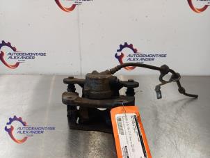 Gebruikte Remklauw (Tang) links-voor BMW 1 serie (E88) 118d 16V Prijs op aanvraag aangeboden door Alexander Autodemontage