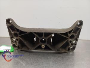 Gebruikte Versnellingsbak Steun BMW 5 serie (F10) 535d 24V Prijs op aanvraag aangeboden door Alexander Autodemontage