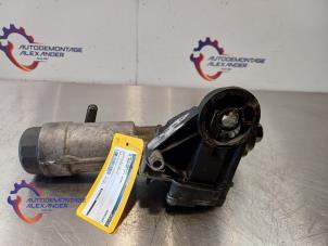 Gebruikte Oliefilterhuis Volkswagen Crafter 2.5 TDI 30/32/35 Prijs € 49,99 Margeregeling aangeboden door Alexander Autodemontage