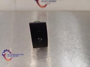 Gebruikte PDC Schakelaar Kia Venga 1.6 CVVT 16V Prijs € 9,99 Inclusief btw aangeboden door Alexander Autodemontage