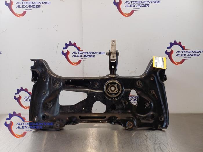 Subframe van een Volkswagen Golf VII Variant (AUVV) 1.6 TDI 16V 2014