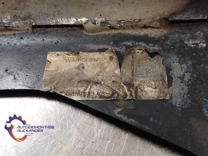 Subframe van een Volkswagen Golf VII Variant (AUVV) 1.6 TDI 16V 2014