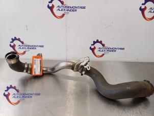 Gebruikte Intercooler Buis Renault Trafic (1FL/2FL/3FL/4FL) 1.6 dCi 120 Twin Turbo Prijs op aanvraag aangeboden door Alexander Autodemontage