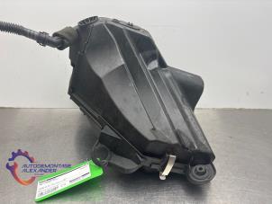 Gebruikte Luchtfilterhuis BMW 1 serie (E88) 118d 16V Prijs € 30,00 Inclusief btw aangeboden door Alexander Autodemontage