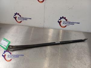 Gebruikte Veerpootbrug BMW 1 serie (E88) 118d 16V Prijs € 20,00 Inclusief btw aangeboden door Alexander Autodemontage