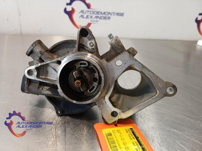 Gebruikte Vacuumpomp (Diesel) Ford Focus 2 C+C 2.0 TDCi 16V Prijs op aanvraag aangeboden door Alexander Autodemontage