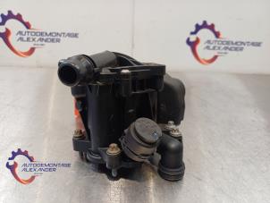Gebruikte Thermostaathuis BMW 3 serie Touring (F31) 318i 1.5 TwinPower Turbo 12V Prijs op aanvraag aangeboden door Alexander Autodemontage