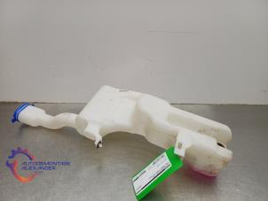 Gebruikte Ruitensproeiertank voor Ford Transit Courier 1.0 Ti-VCT EcoBoost 12V Prijs € 39,99 Inclusief btw aangeboden door Alexander Autodemontage